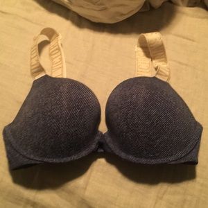 Victoria’s Secret Bra 32D